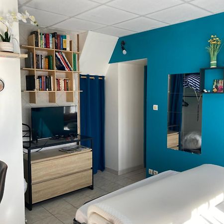 Chez Stella 1 Piece Canape Lit Deux Personnes, Cuisine, Sdb Separee Caylus Exterior photo